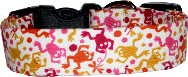 Vibrant Mini Frogs on White Dog Collar